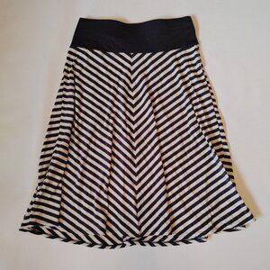 PRETTY Skirt Old Navy Chevron Long Length Medium